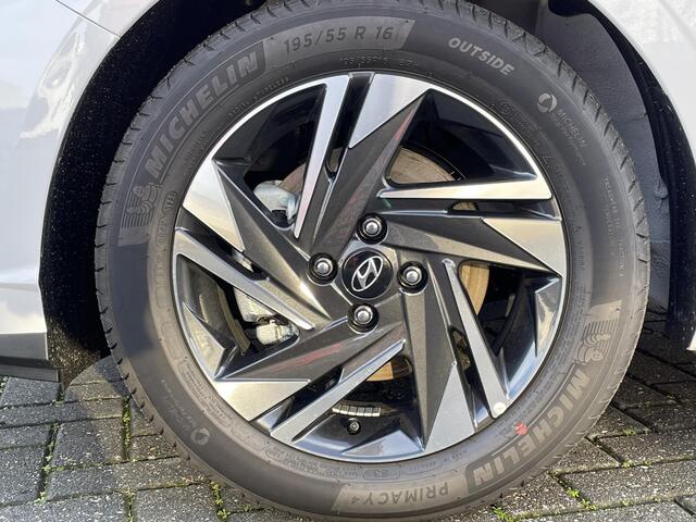 Hyundai I 20 1.0 T-GDI Comfort Smart / ¤ 3.800,- Voordeel / ¤ 22.795,- Rijklaar / Direct Leverbaar / Navigatie middels Apple Carplay & Android Auto / Airco / Cruise Control / Achteruitrijcamera /