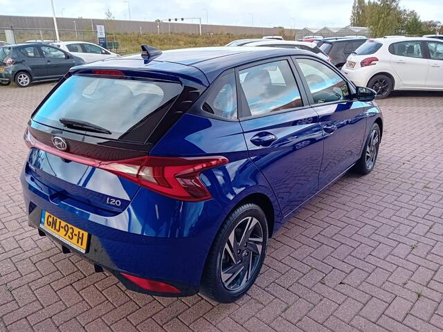 Hyundai I 20 1.0 T-GDI Comfort Automaat, Airco, Digitaal instrumenten paneel, Carpay/Android auto, Multimedia systeem, Cruise control, Parkeersensoren, Camera, Stoelverwarming, Stuurwiel verwarmd, Elektrische ramen en spiegels(inklapbaar) , Nieuwstaat, Dealer onderhou