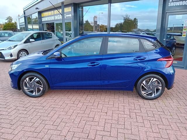 Hyundai I 20 1.0 T-GDI Comfort Automaat, Airco, Digitaal instrumenten paneel, Carpay/Android auto, Multimedia systeem, Cruise control, Parkeersensoren, Camera, Stoelverwarming, Stuurwiel verwarmd, Elektrische ramen en spiegels(inklapbaar) , Nieuwstaat, Dealer onderhou