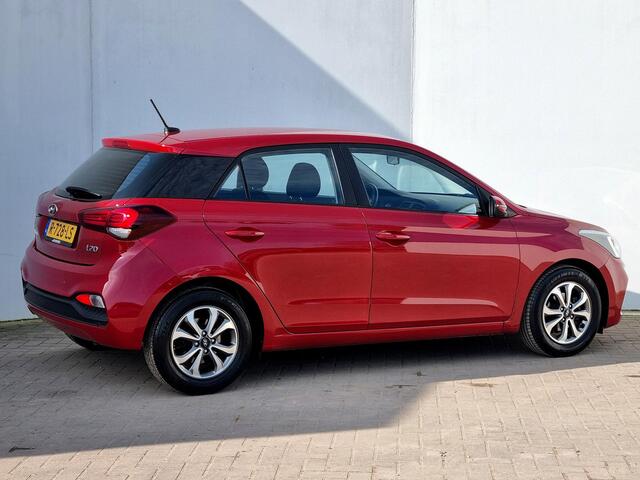 Hyundai I 20 1.2 HP Comfort / Navigatie via Android Auto/Apple Carplay / Camera / Stoelverwarming / Stuurverwarming