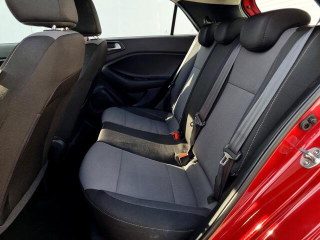 Hyundai I 20 1.2 HP Comfort / Navigatie via Android Auto/Apple Carplay / Camera / Stoelverwarming / Stuurverwarming