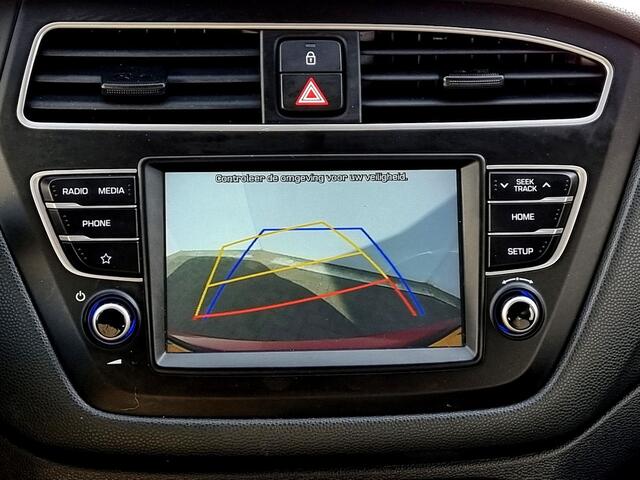 Hyundai I 20 1.2 HP Comfort / Navigatie via Android Auto/Apple Carplay / Camera / Stoelverwarming / Stuurverwarming