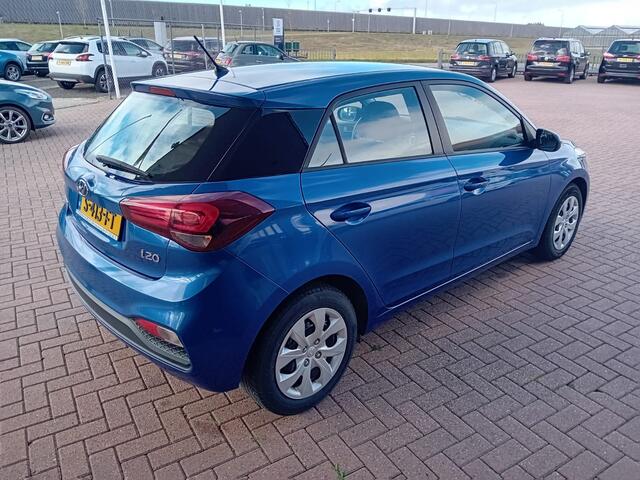 Hyundai I 20 1.0 T-GDI Automaat, Airco, Multimedia systeem, Bluetooth bellen en media streamen, Cruise control, Rijbaan begeleiding, Elektrische ramen rondom, Elektrische spiegels, Bestuurdersstoel in hoogte verstelbaar, Stuurwiel verstelbaar, Stuurwiel multif Zeer ne
