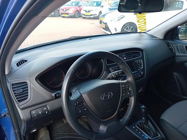 Hyundai I 20 1.0 T-GDI Automaat, Airco, Multimedia systeem, Bluetooth bellen en media streamen, Cruise control, Rijbaan begeleiding, Elektrische ramen rondom, Elektrische spiegels, Bestuurdersstoel in hoogte verstelbaar, Stuurwiel verstelbaar, Stuurwiel multif Zeer ne