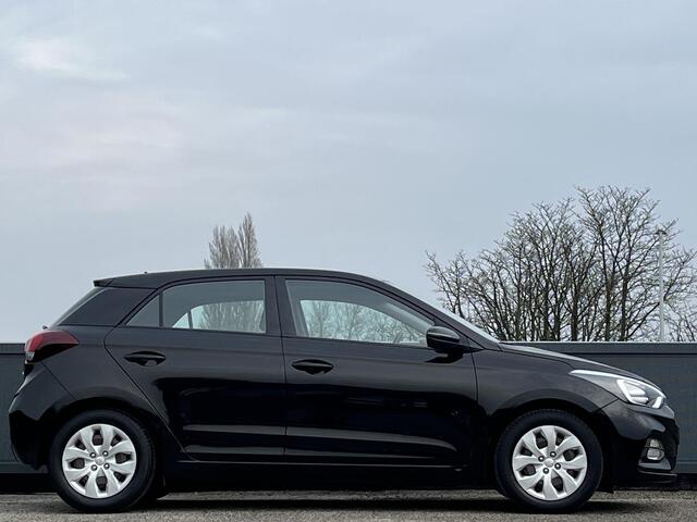 Hyundai I 20 1.0 T-GDI 100 PK Automaat Comfort+ | Achteruitrijcamera | Geïntegreerde navigatiesysteem | Apple Carplay & Android Auto |