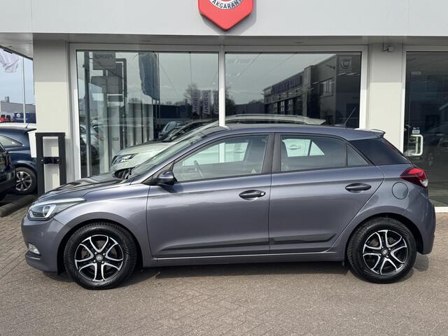 Hyundai I 20 1.0 T-GDI Comfort Special Navigatie, Achteruitrijcamera, Climate control, LMV + All season banden, Parkeersensoren, Cruise control