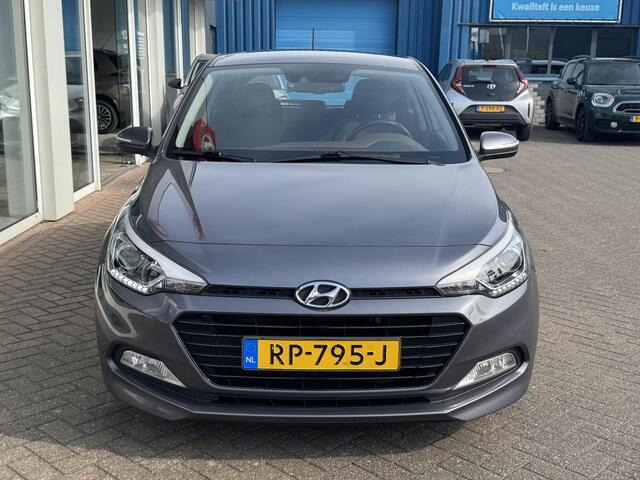 Hyundai I 20 1.0 T-GDI Comfort Special Navigatie, Achteruitrijcamera, Climate control, LMV + All season banden, Parkeersensoren, Cruise control