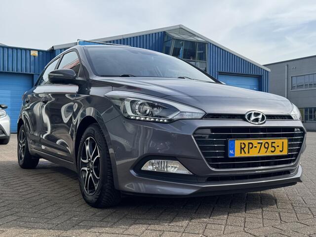 Hyundai I 20 1.0 T-GDI Comfort Special Navigatie, Achteruitrijcamera, Climate control, LMV + All season banden, Parkeersensoren, Cruise control