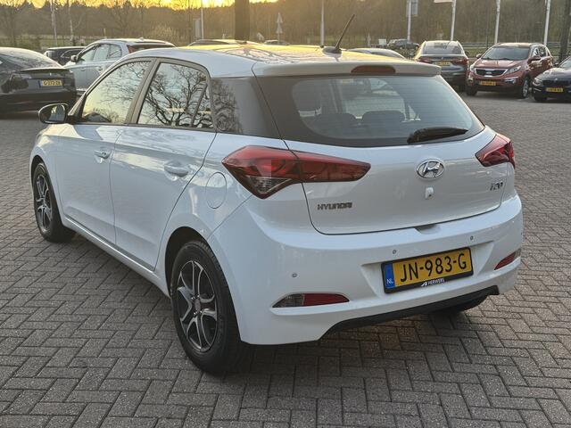 Hyundai I 20 1.0 T-GDI Comfort / Heel netjes!! / Camera / Navigatie / Bluetooth / 15'' / Parkeerhulp achter / Cruise Control