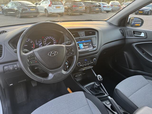Hyundai I 20 1.0 T-GDI Comfort / Heel netjes!! / Camera / Navigatie / Bluetooth / 15'' / Parkeerhulp achter / Cruise Control