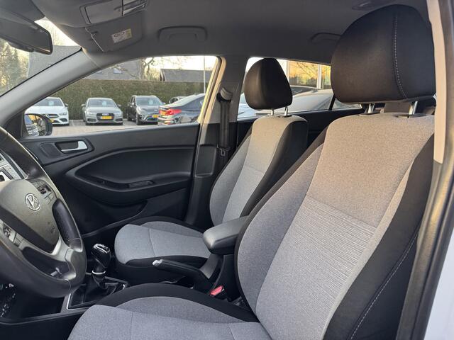 Hyundai I 20 1.0 T-GDI Comfort / Heel netjes!! / Camera / Navigatie / Bluetooth / 15'' / Parkeerhulp achter / Cruise Control