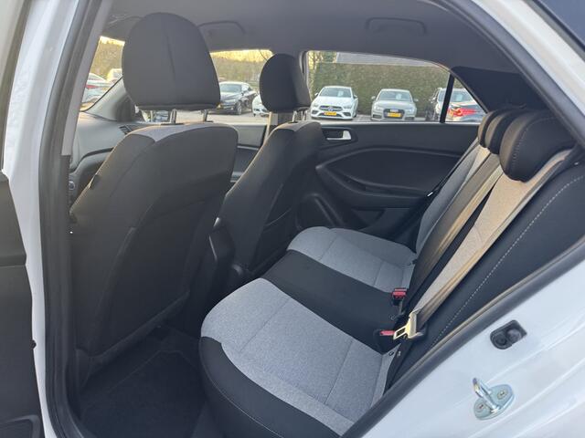 Hyundai I 20 1.0 T-GDI Comfort / Heel netjes!! / Camera / Navigatie / Bluetooth / 15'' / Parkeerhulp achter / Cruise Control