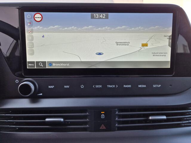 Hyundai I 20 1.0 T-GDI Comfort Smart Automaat / Achteruitrijcamera / Keyless Entry/Start / Apple Carplay Android Auto / Cruise control / Draadloze telefoon lader / Lichtmetalen wielen 17" /