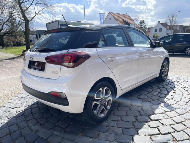 Hyundai I 20 1.2 MPI Comfort | 16" LMV | Carplay | Trekhaak | Navi | Camera | All-in rijklaarprijs
