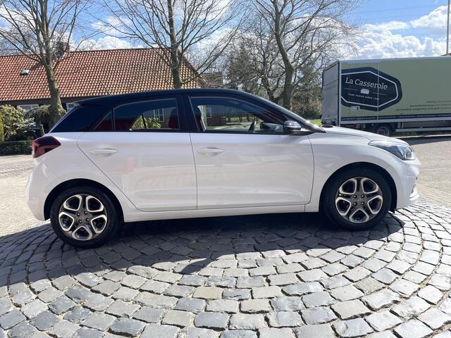 Hyundai I 20 1.2 MPI Comfort | 16" LMV | Carplay | Trekhaak | Navi | Camera | All-in rijklaarprijs