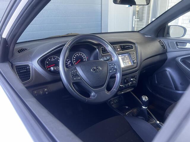 Hyundai I 20 1.2 MPI Comfort | 16" LMV | Carplay | Trekhaak | Navi | Camera | All-in rijklaarprijs