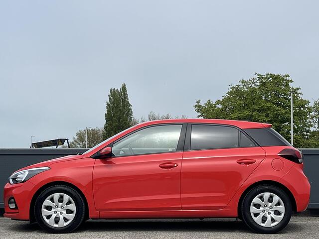 Hyundai I 20 1.0 T-GDI 100PK Comfort | Geïntegreerde navigatiesysteem | Achteruitrijcamera | Climate control | Apple Carplay & Android Auto | Donker getint glas |