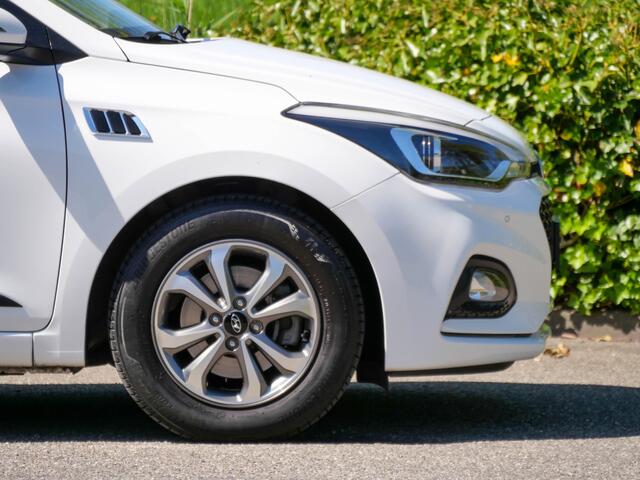 Hyundai I 20 1.0 T-GDI Premium | CAMERA | APPLE CARPLAY | NAVIGATIE |