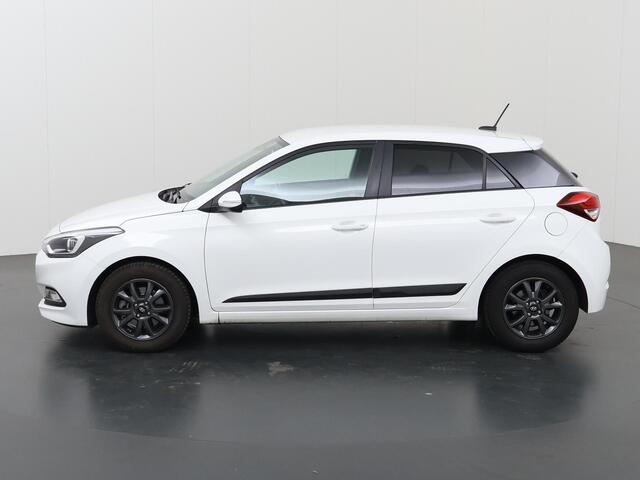 Hyundai I 20 1.0 T-GDI Black Edition | Navigatiesysteem | Parkeercamera | Cruise Control | Lederen Stuurwiel