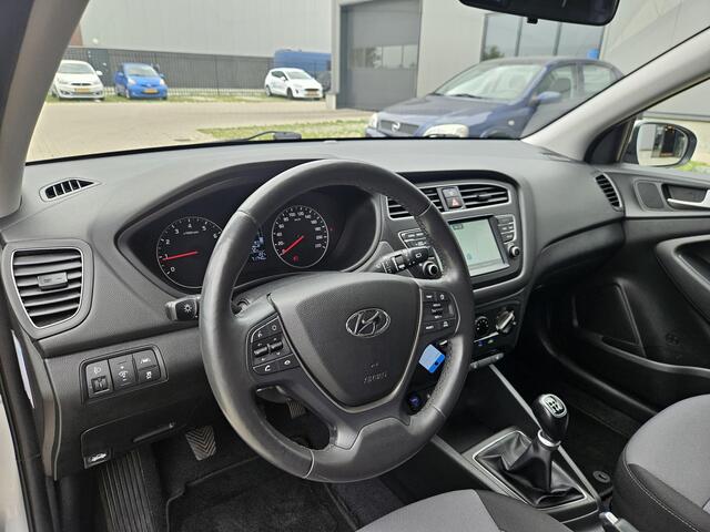 Hyundai I 20 1.2 HP Edition Navi Carplay Camera DAB