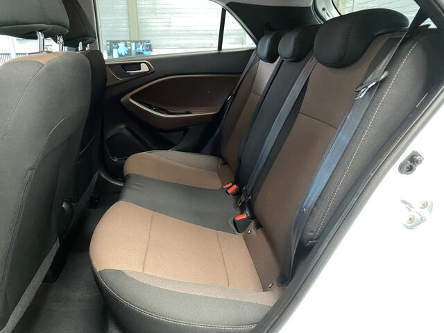 Hyundai I 20 1.2 HP i-Motion Stoelverwarming, Trekhaak