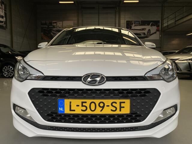 Hyundai I 20 1.2 HP i-Motion Stoelverwarming, Trekhaak