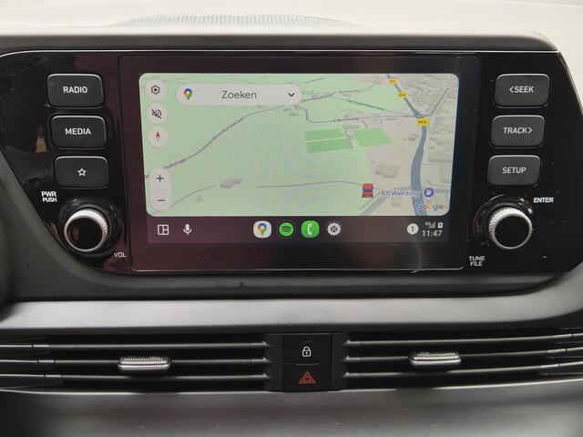 Hyundai I 20 1.2 MPI Comfort Handgeschakeld / Navigatie via Apple Carplay of Android Auto / Airco / Cruise control / Achteruitrijcamera / Parkeersensoren achter / Lichtmetalen wielen 16" /
