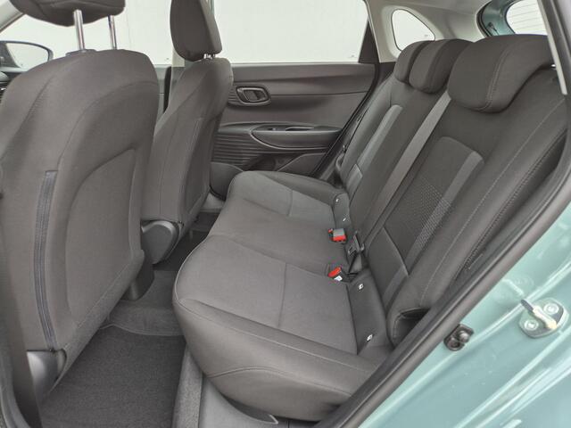 Hyundai I 20 1.2 MPI Comfort Handgeschakeld / Navigatie via Apple Carplay of Android Auto / Airco / Cruise control / Achteruitrijcamera / Parkeersensoren achter / Lichtmetalen wielen 16" /