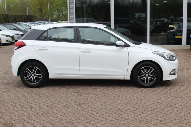 Hyundai I 20 1.0 T-GDI Comfort / Heel netjes!! / Camera / Navigatie / Bluetooth / 15'' / Parkeerhulp achter / Cruise Control