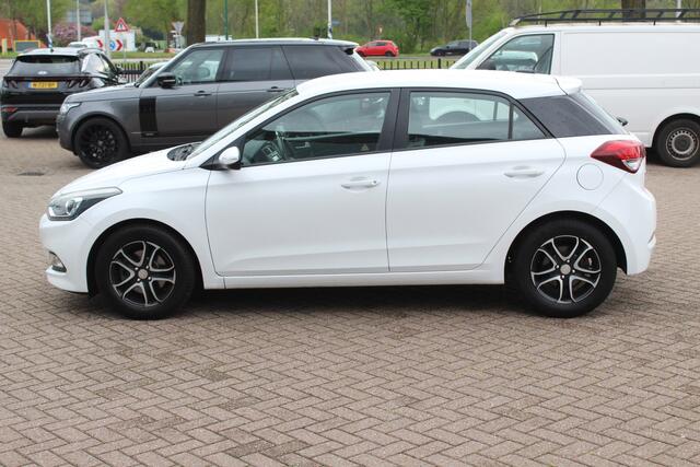 Hyundai I 20 1.0 T-GDI Comfort / Heel netjes!! / Camera / Navigatie / Bluetooth / 15'' / Parkeerhulp achter / Cruise Control