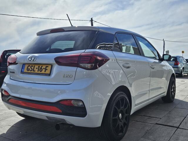 Hyundai I 20 1.2 HP i-Motion Premium *AC*Navi**Speedline pakket