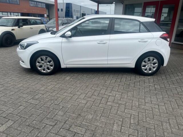 Hyundai I 20 1.2 75PK GO! COMPLETE ONDERHOUDSHISTORY