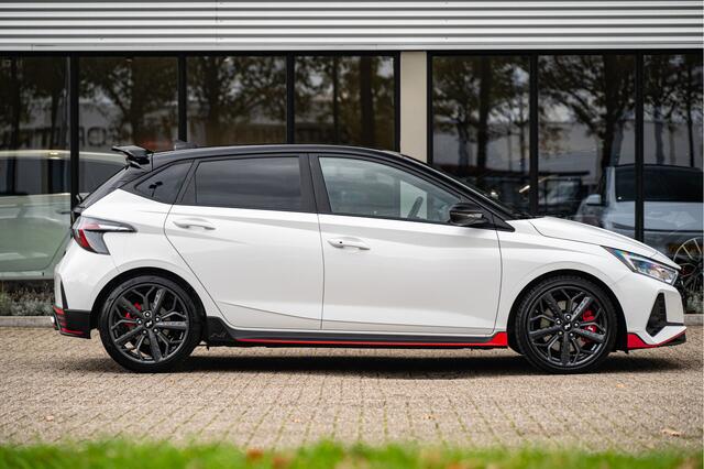 Hyundai I 20 1.6 N 204pk | Milltek Uitlaat | Zwart dak | Navi | Camera | Keyless