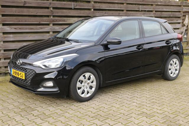 Hyundai I 20 1.2 LP i-Drive Airco / All season banden