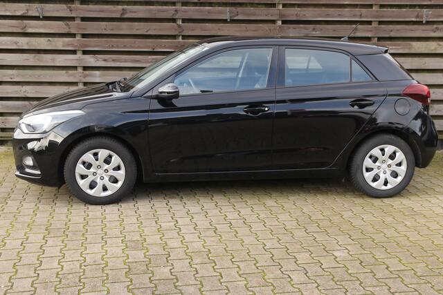 Hyundai I 20 1.2 LP i-Drive Airco / All season banden
