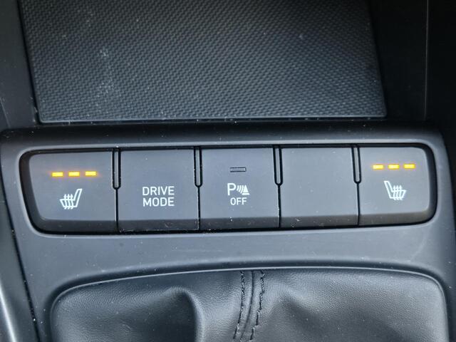 Hyundai I 20 1.0 T-GDI Comfort Smart Handgeschakeld / Fabrieksgarantie tot 09-09-2026 / Dealer onderhouden / Allseason banden / Navigatie via Apple Carplay of Android Auto / Stuur en Stoel verwarming /