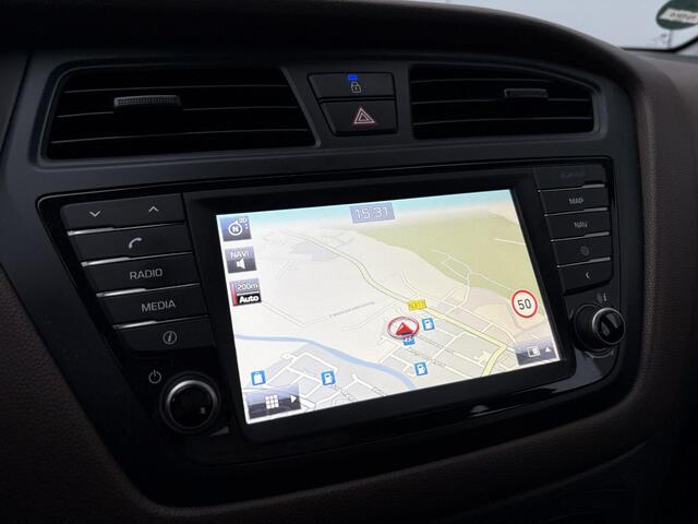 Hyundai I 20 1.0 T-GDI Comfort / Airco / Apple Carplay/Android Auto / Cruise control / Navigatiesysteem full map / Set zomerbanden op velg /