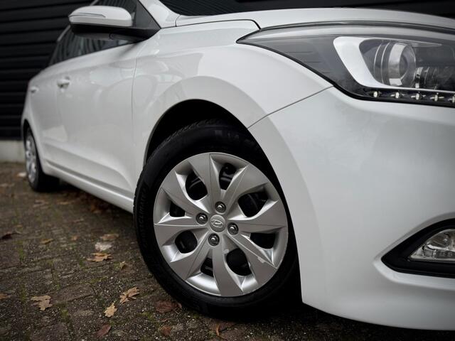 Hyundai I 20 1.0 T-GDI Comfort CRUISE|LANE|CAMERA|2E EIG| NAP