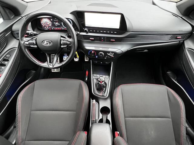 Hyundai I 20 1.0 T-GDI N Line / Fabrieksgarantie tot 04-2027* / NL Auto / Navigatie / Dode hoek detectie / BOSE Audio / Achteruitrijcamera / Apple Carplay Android / Achterspoiler / 17" LM wielen /