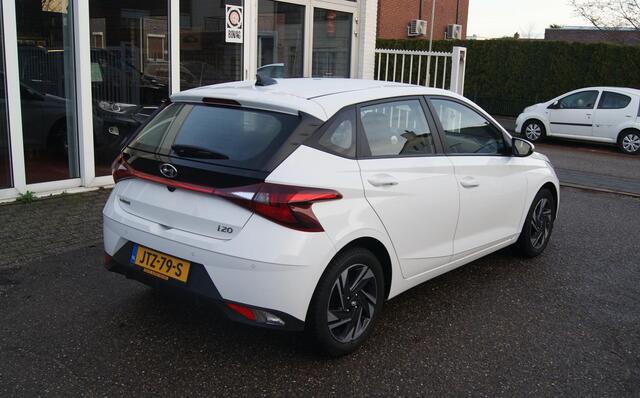 Hyundai I 20 1.2 MPI Comfort Airco,Camera,Cruise,Pdc,RIJKLAARPRIJS!!