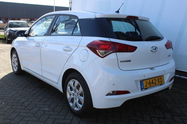 Hyundai I 20 1.2 HP i-Motion Airco l Cruise control l Bluetooth l parkeer sensoren