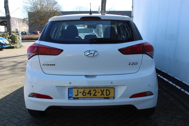 Hyundai I 20 1.2 HP i-Motion Airco l Cruise control l Bluetooth l parkeer sensoren