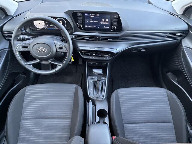 Hyundai I 20 1.0 T-GDI Comfort Smart / Fabrieksgarantie t/m 8-2028 / Volledig Onderhouden / Navigatie via Apple Carplay/Android Auto / Stuur-/Stoelverwarming / Achteruitrijcamera / Cruise Control / Climate control / Trekgewicht 1110 kg /