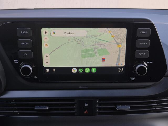 Hyundai I 20 1.0 T-GDI Comfort Smart / Fabrieksgarantie t/m 8-2028 / Volledig Onderhouden / Navigatie via Apple Carplay/Android Auto / Stuur-/Stoelverwarming / Achteruitrijcamera / Cruise Control / Climate control / Trekgewicht 1110 kg /