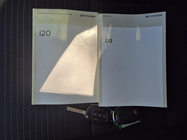 Hyundai I 20 1.0 T-GDI Comfort Smart / Dealer onderhouden / Navigatie via Apple Carplay of Android Auto / Stuur- & Stoelverwarming / Achteruitrijcamera / Climate control / Cruise control / Parkeersensoren achter /