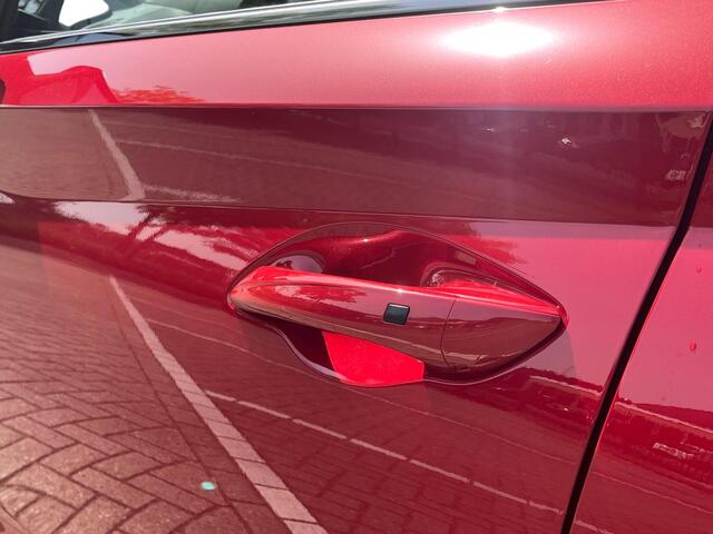 Hyundai I 20 1.0 T-GDI 100PK Automaat Premium | GROOTSCHERM NAVI | CLIMATE CON. | 17'' BI-COLOR LMV | KEYLESS ENTRY |