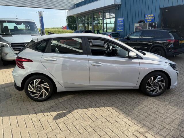 Hyundai I 20 1.2 MPI COMFORT 100PK NAVI LMV AIRCO PDC-CAMERA