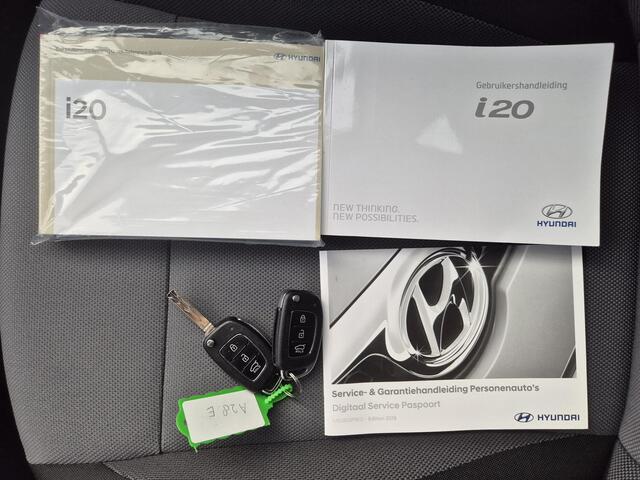 Hyundai I 20 1.0 T-GDI Comfort / Dealer onderhouden / Cruise control / Navigatie / Achteruitrijcamera / Apple Carplay Android Auto / Climate control / Parkeersensoren achter / Lichtmetalen wielen 15" /