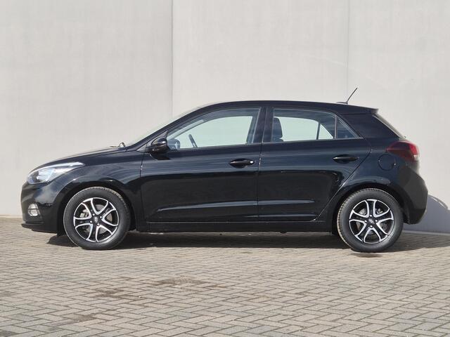 Hyundai I 20 1.0 T-GDI Comfort / Dealer onderhouden / Cruise control / Navigatie / Achteruitrijcamera / Apple Carplay Android Auto / Climate control / Parkeersensoren achter / Lichtmetalen wielen 15" /