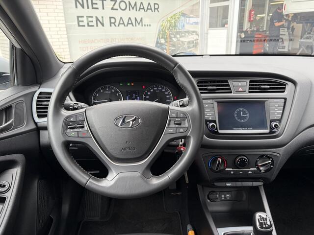 Hyundai I 20 1.0 T-GDI Black Edition | Sensoren achter | Cruise control | Nav